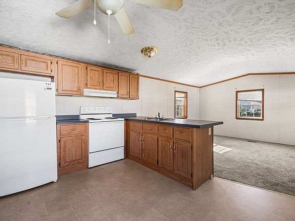 4th image of 751 Washington St #38