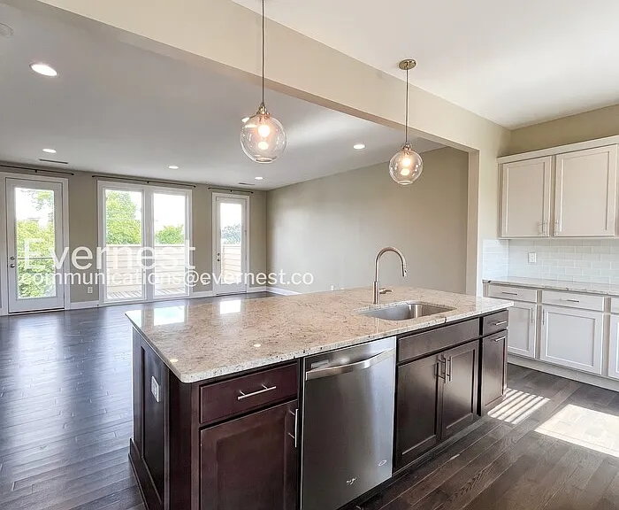 1302A Montgomery Ave — Photo 8