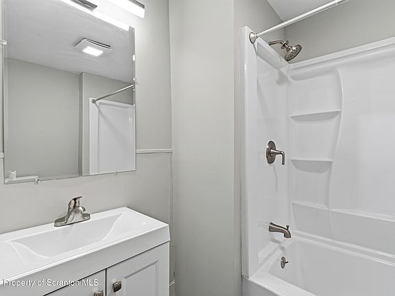 5th image of 28 Coal St