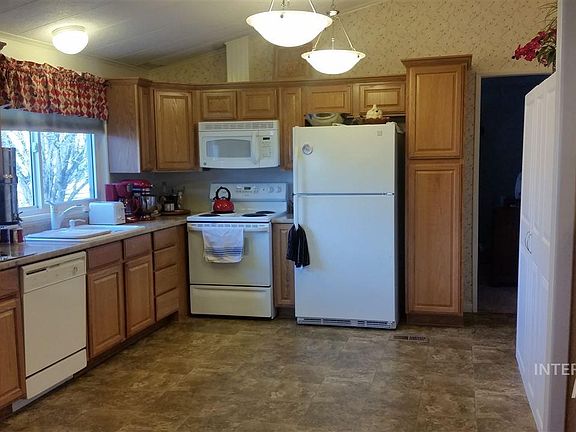 5th image of 6916 Royal Glen Ln