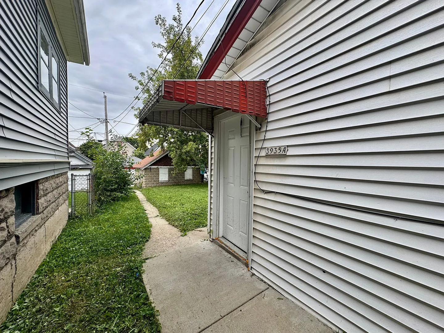 13th - 3935-3935A N — Photo 4