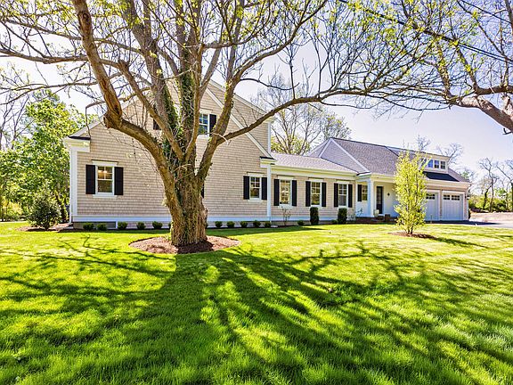 3rd image of 33 Crowell Road