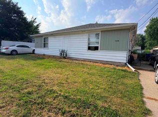 602 8th St, Menasha, WI 54952