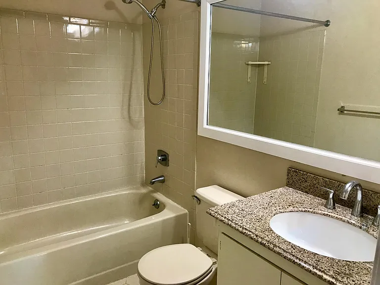 260 Bromley Pl — Photo 16