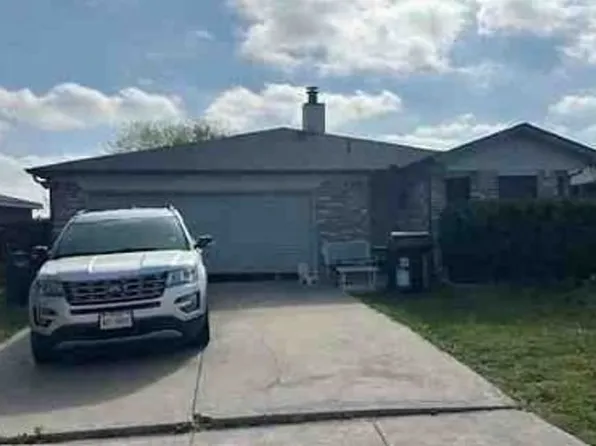 8128 Spruce Valley Dr, Fort Worth, TX 76137