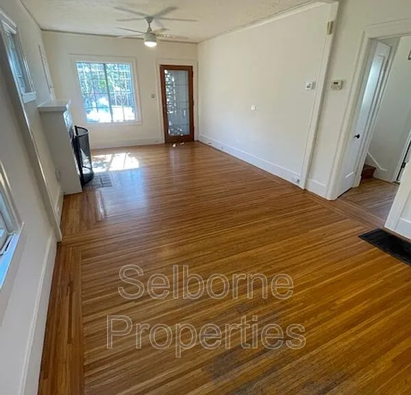 1424 E 20th St — Photo 22