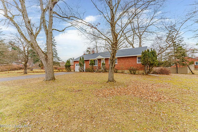 2nd image of 17 Birch Drive