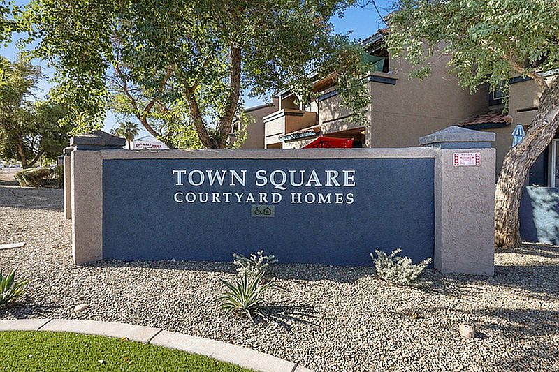 Town Square Courtyard Sign