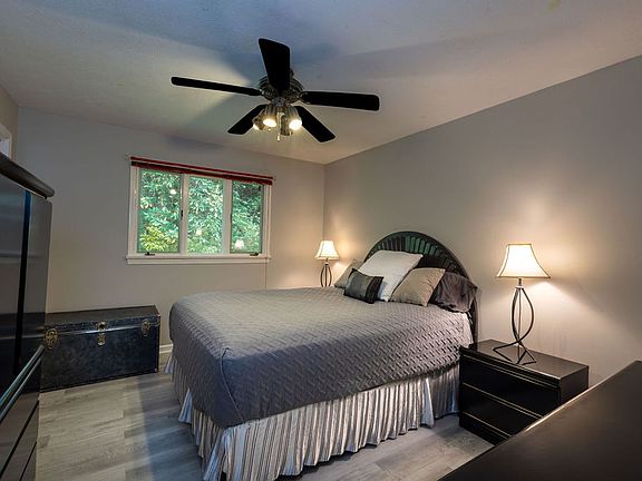 5th image of 102 Arbor Ln