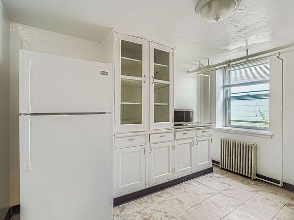 5th image of 707 Grand Ave APT 9