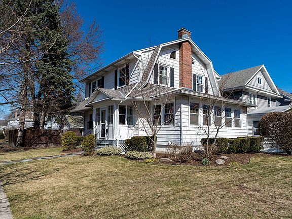 3rd image of 37 Oakwood St