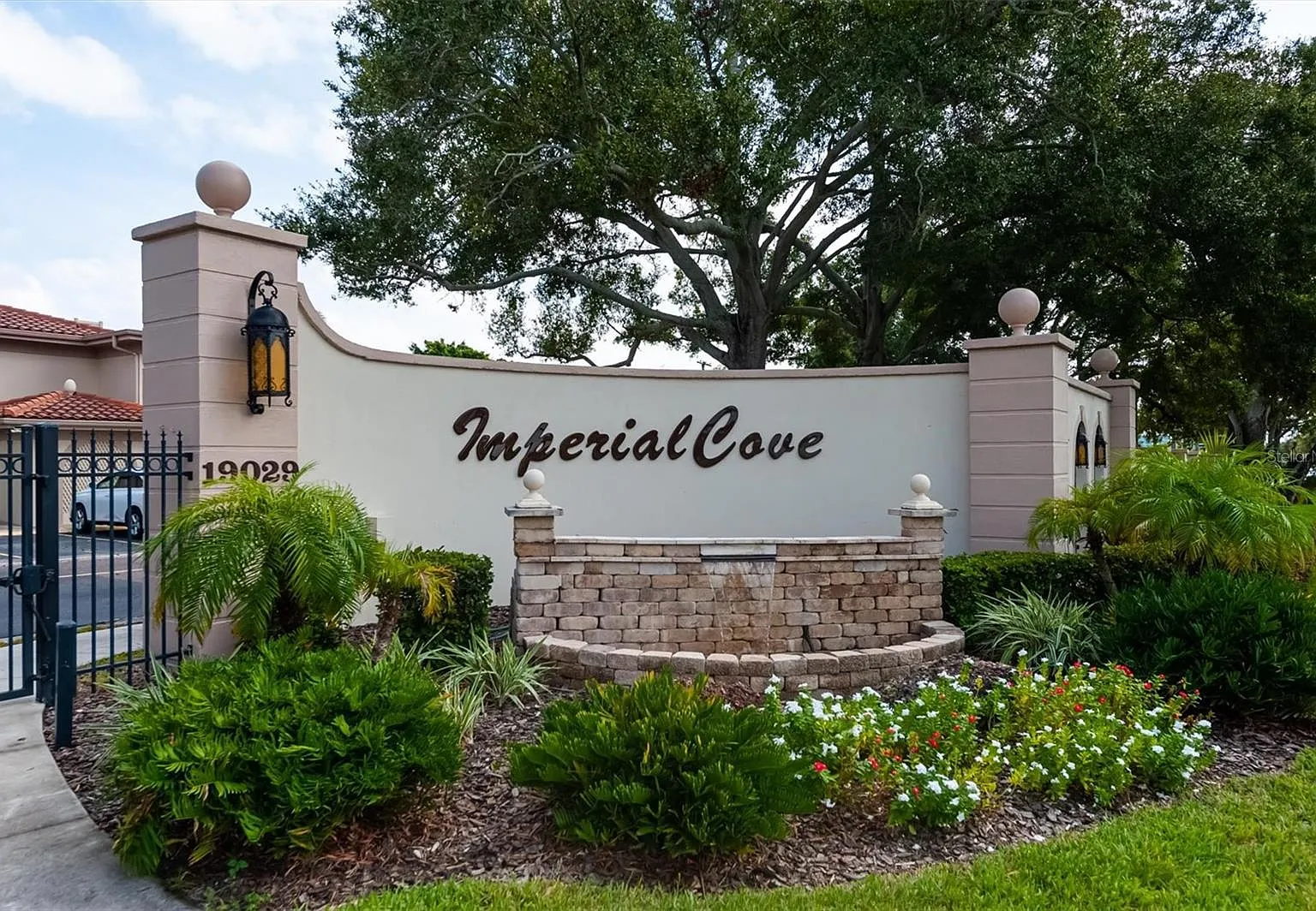 2 bed, 2.0 bath, 1410 sqft, $2,000 — Photo 1