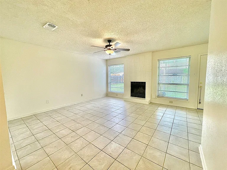10910 Olivewood Dr — Photo 3