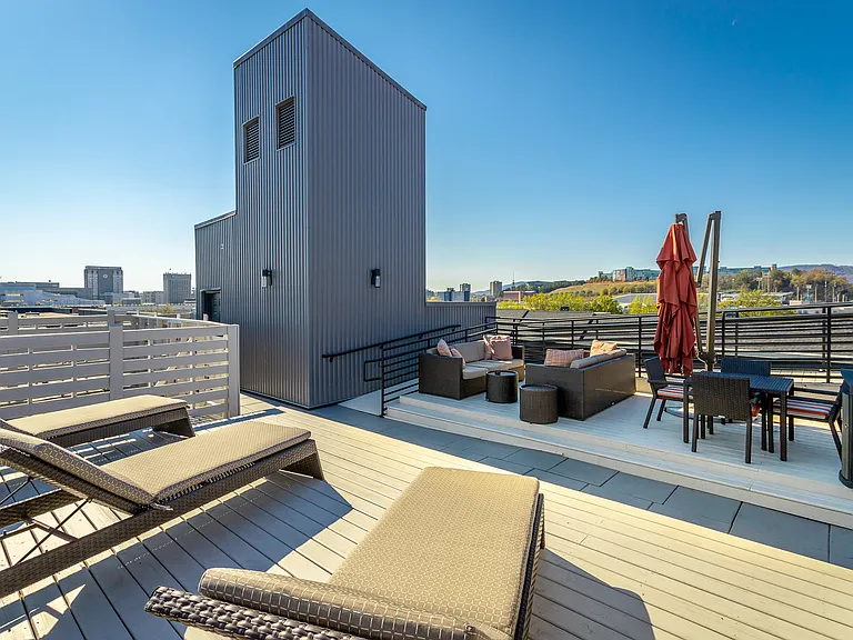 Walnut Commons — Photo 10