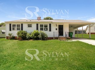 2918 Bellaire Dr, Charlotte, NC 28216