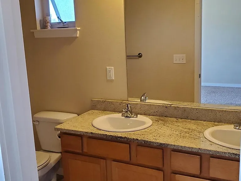 4729 Parker St — Photo 10