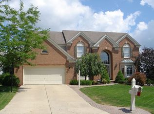 1708 Foresthill Dr, Rochester Hills, MI 48306