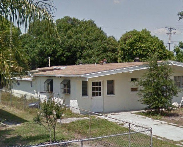 2nd image of 6218 N Hubert Ave