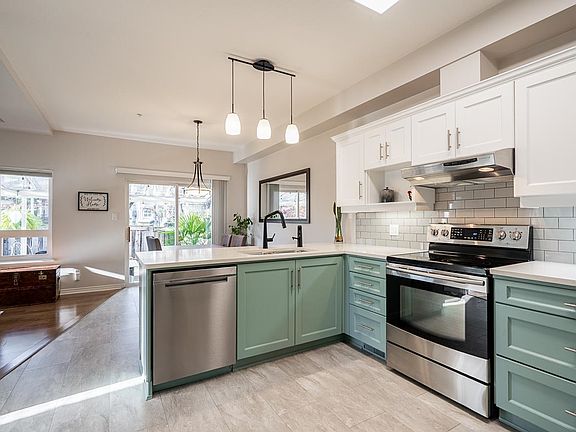 2nd image of 998 Riverside Dr #9