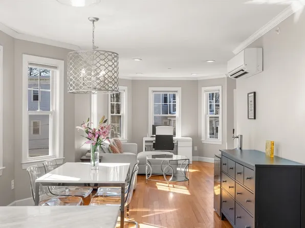 15 Laurel St #3, Arlington, MA 02476