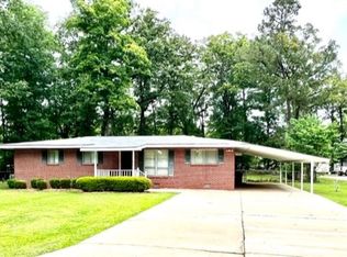 1706 Elmwood Dr, Demopolis, AL 36732