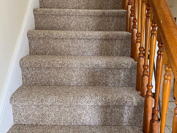 Foyer stairs up