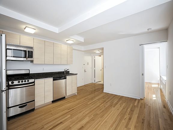 3rd image of 752 W End Ave APT 22K