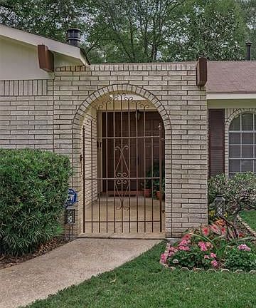 2nd image of 1413 Cross Lake Cir
