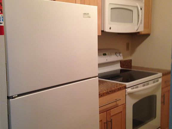 3rd image of 37 S Williams St APT 123