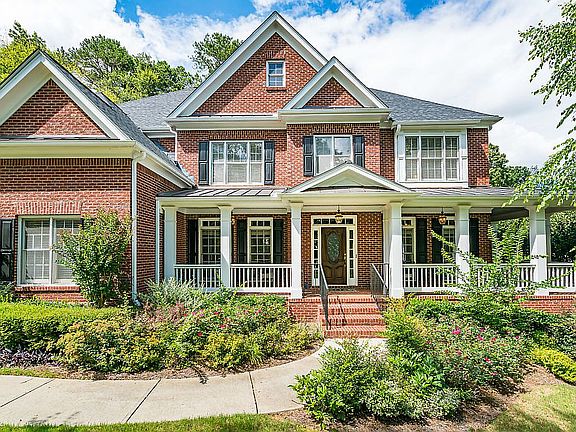 3rd image of 2064 Fairhill Ln NW