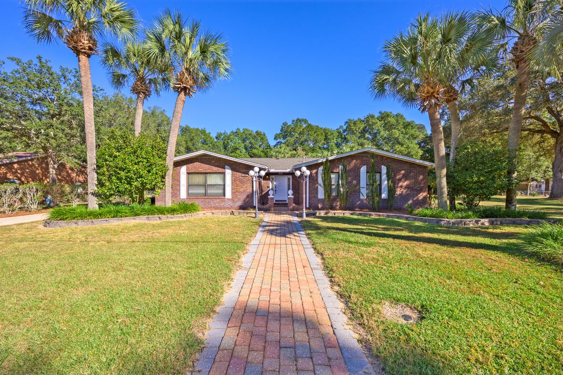 1553 Pine St-Niceville-1