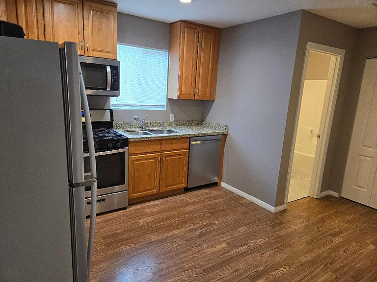 1908 Cedarview Cir — Photo 2