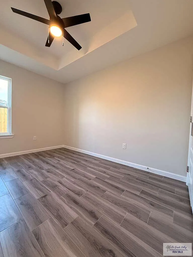 3 bed, 2.0 bath, 1050 sqft, $1,640 — Photo 3