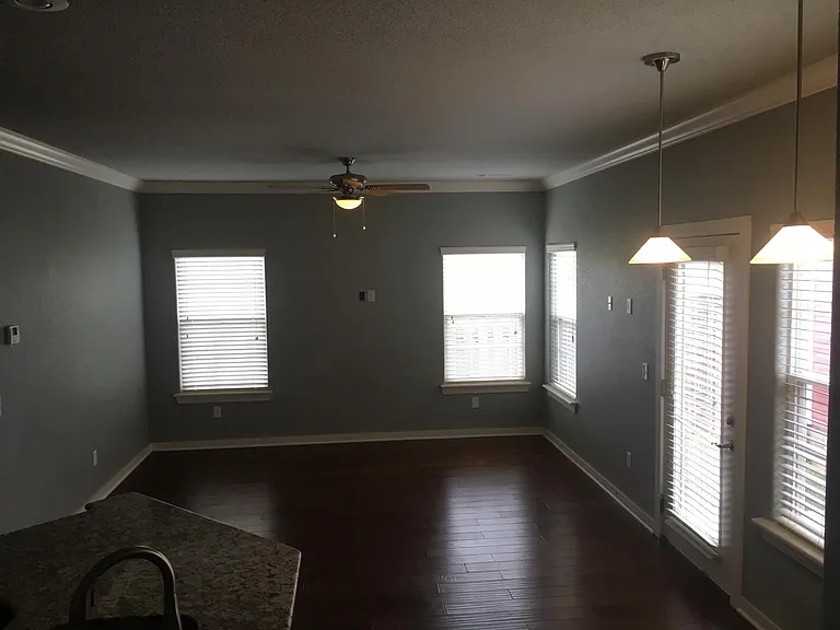 2502 SW Arbor Rd — Photo 7