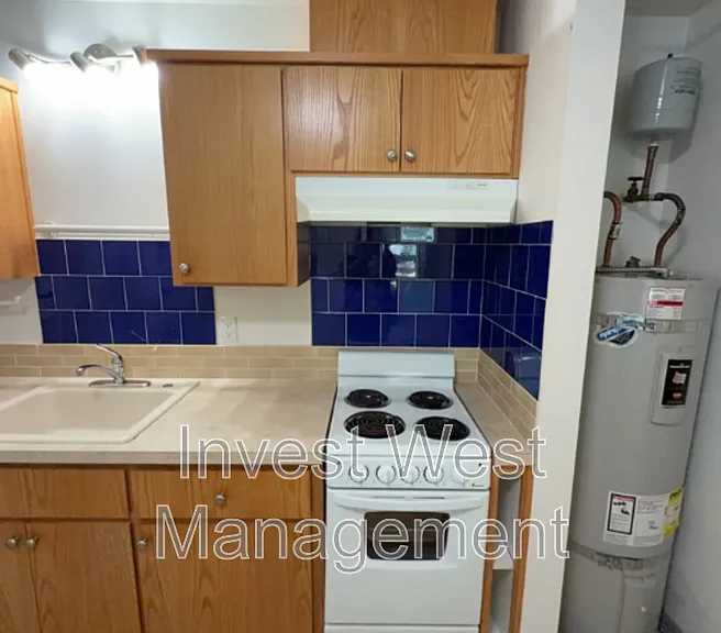 2703 E 8th St #1 — Photo 5