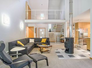 199 Deer Run Dr NE, Ada, MI 49301