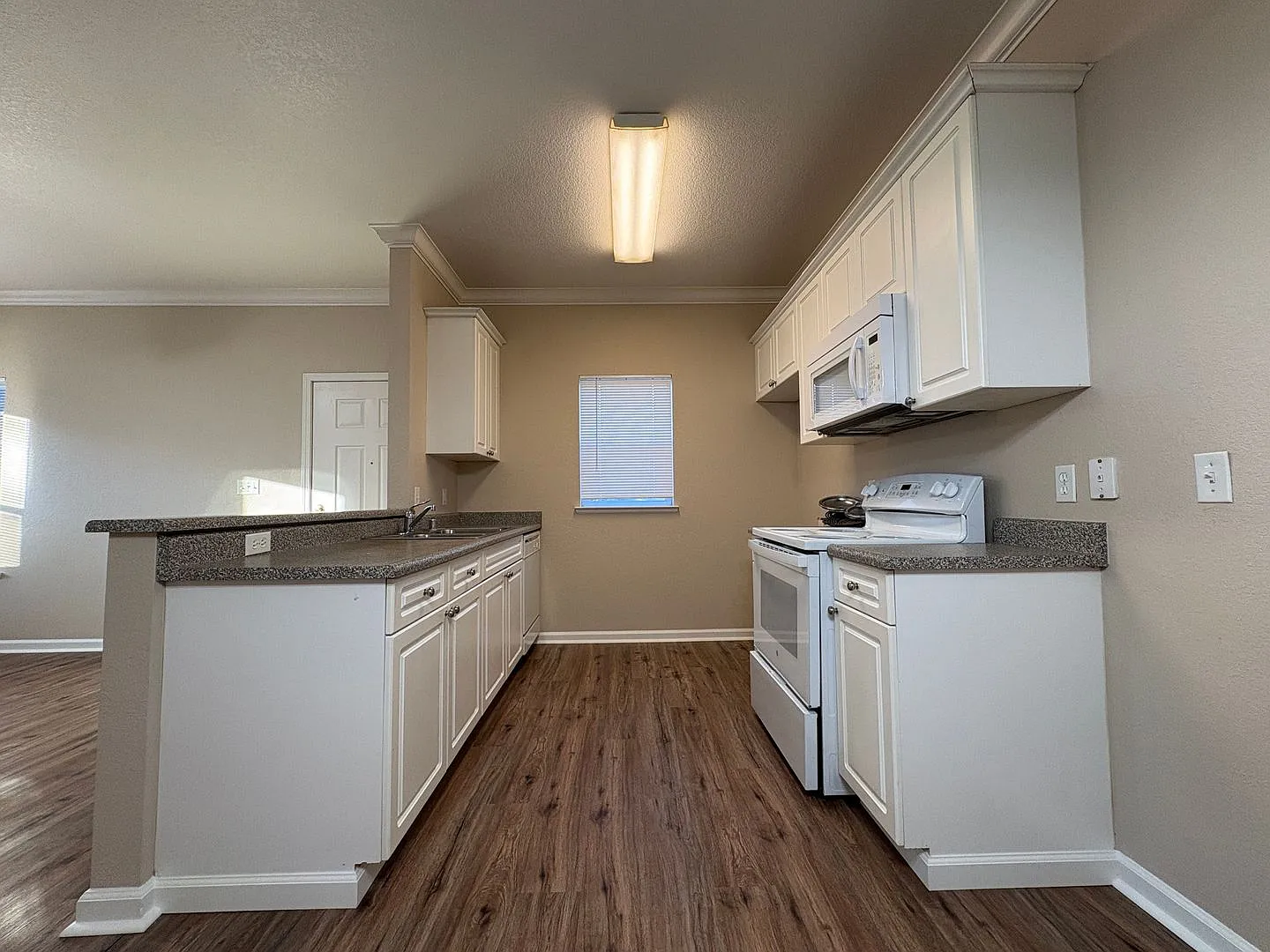 One Bed Condo in Gated Davis Oaks Community — Photo 1