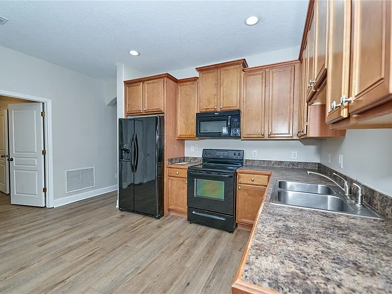 23903 Sardinia Dr — Photo 9