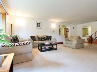 7928 Arcadia St, Morton Grove, IL 60053