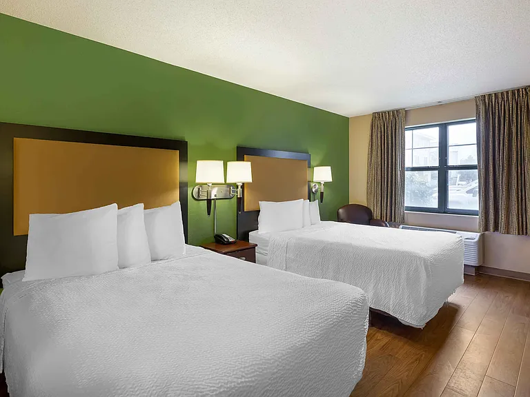 Studio Suite - 2 Full Beds