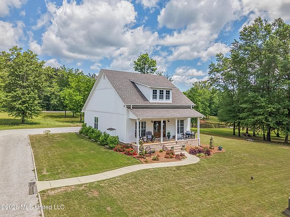 2nd image of 286 Graham Rd