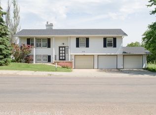 410 2nd St NE, Wessington Springs, SD 57382