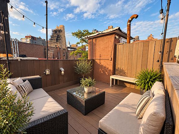 2nd image of 102 Greenwich Ave APT 5