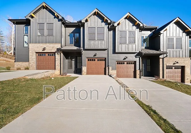 107 Collin Pl #3 — Photo 1