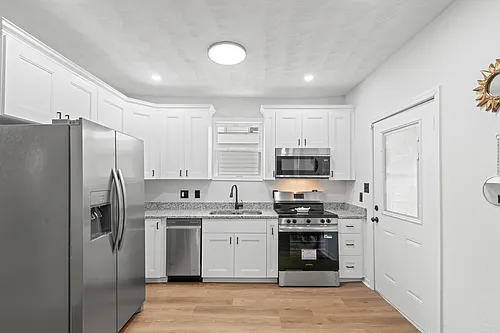2104 Marshall Ave Photo 1