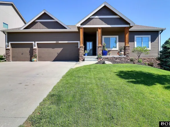 17514 Tibbles St, Omaha, NE 68116