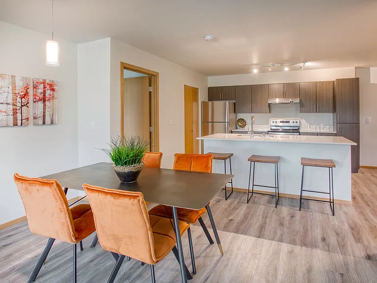 Sawyer Trail Apartments & Townhomes — Photo 29
