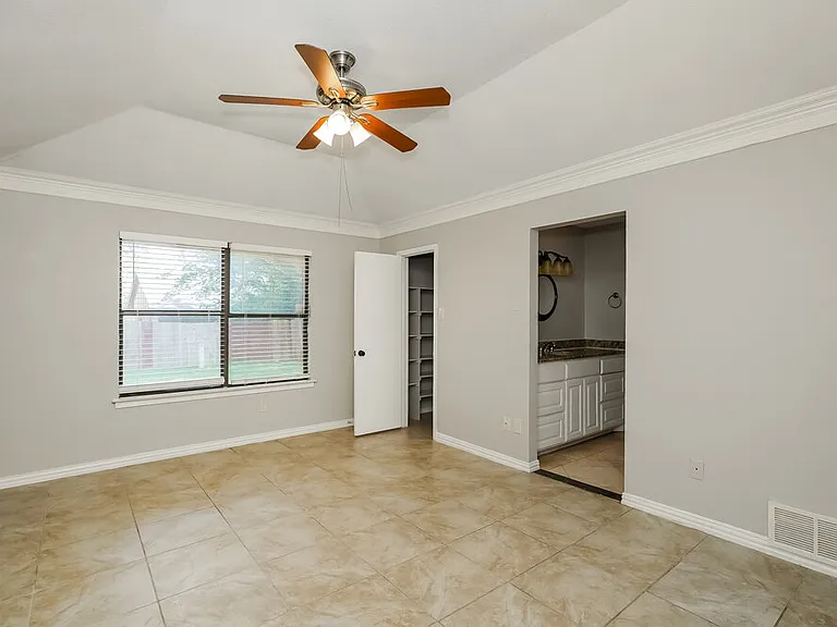 3400 Meadowmoor St — Photo 10