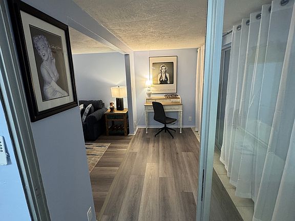 4th image of 2060 Marilyn St #202-A