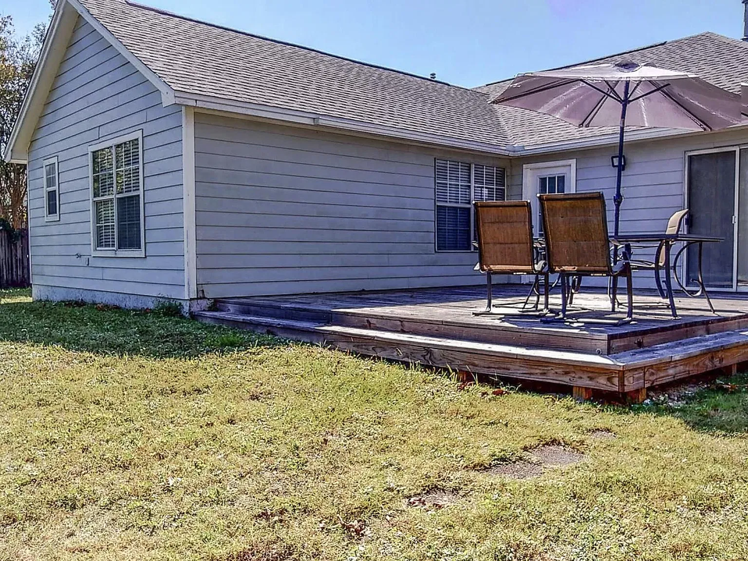 3 bed, 1303 sqft, $2,200 — Photo 3